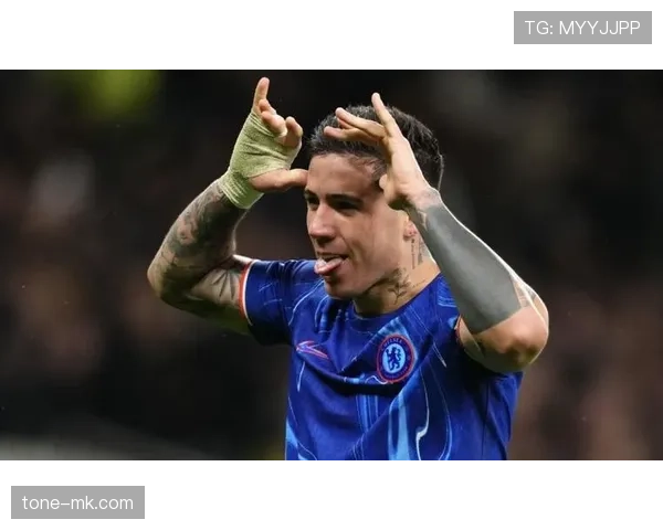 恩佐·费尔南德斯持续发威,助球队在英超强队中脱颖而出 恩佐·费尔南德斯持续发威,助球队在英超强队中脱颖而出