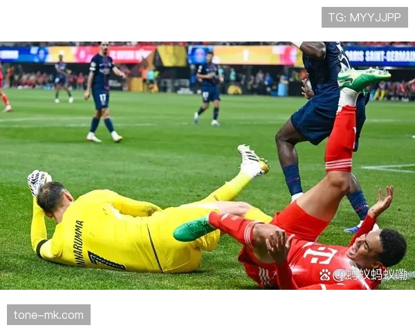 巴黎圣日耳曼中场一断就崩,控不住比赛还谈什么进攻?