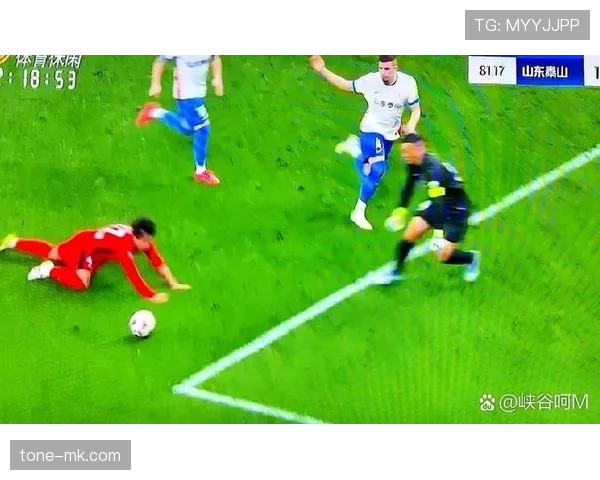 点球罚球时球员提前进入禁区，裁判如何判罚才合理？