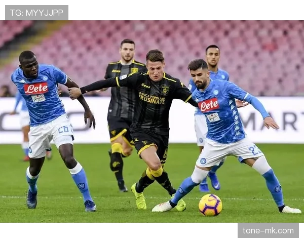 那不勒斯运营争议持续发酵，管理层决策对球队稳定性带来考验